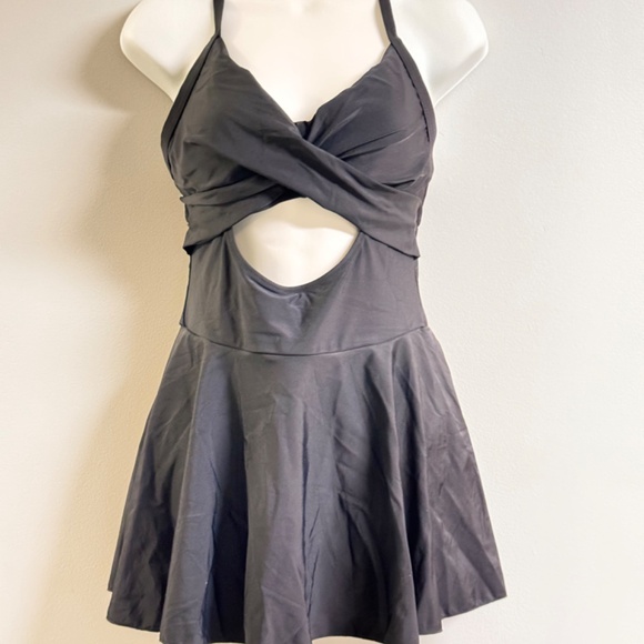1 pc Skirt Tie Back Swimsuit NWT - Picture 2 of 6